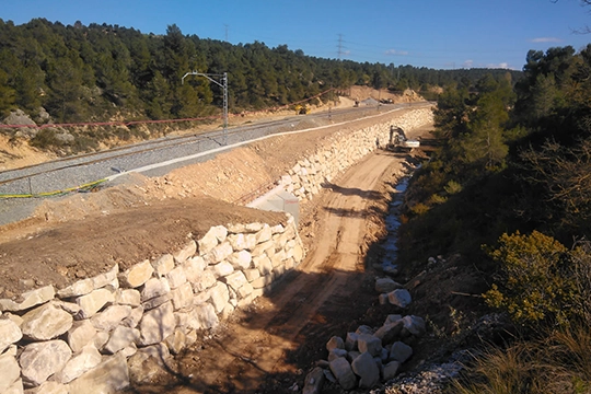 Obra en via de ferrocaril